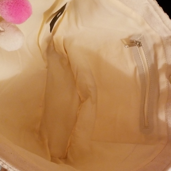 Canvas Crochet handbag. - Picture 3 of 6